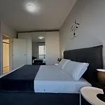 Over The Sky アパート *